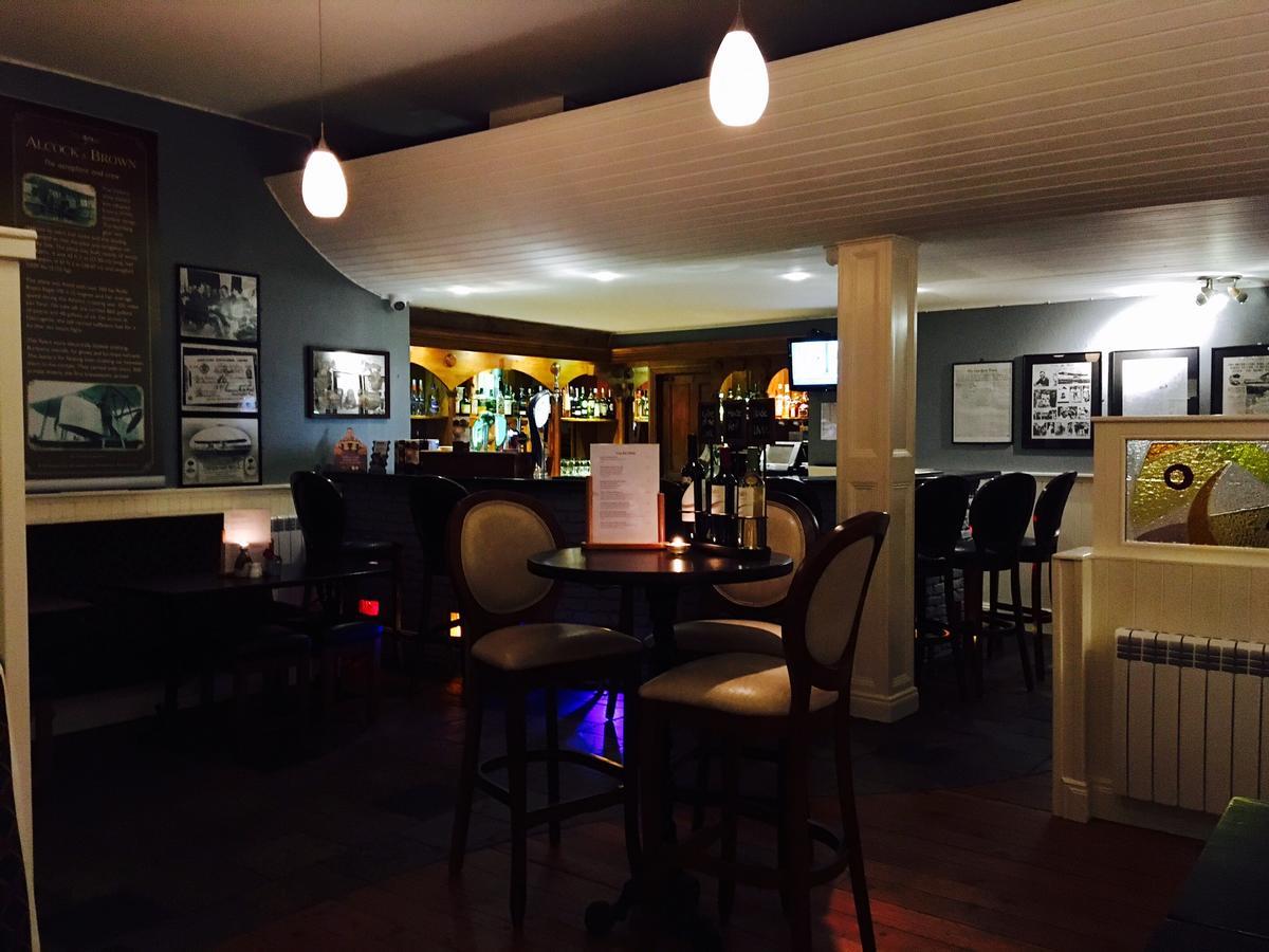 קליפדן Alcock & Brown Hotel מראה חיצוני תמונה