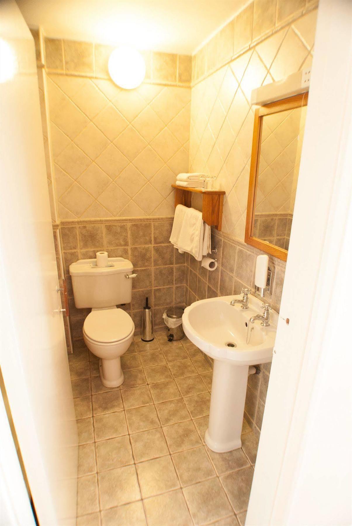 קליפדן Alcock & Brown Hotel מראה חיצוני תמונה